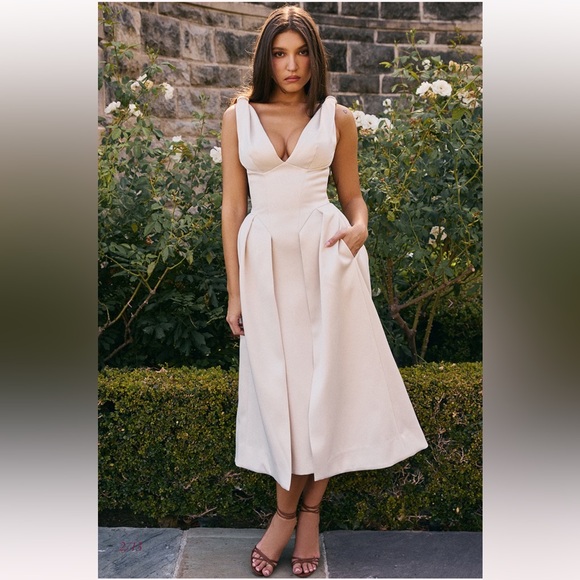 HOUSE OF CB "Paloma" Vintage Cream Satin Pleated Midi Dress NWOT - Picture 2 of 10